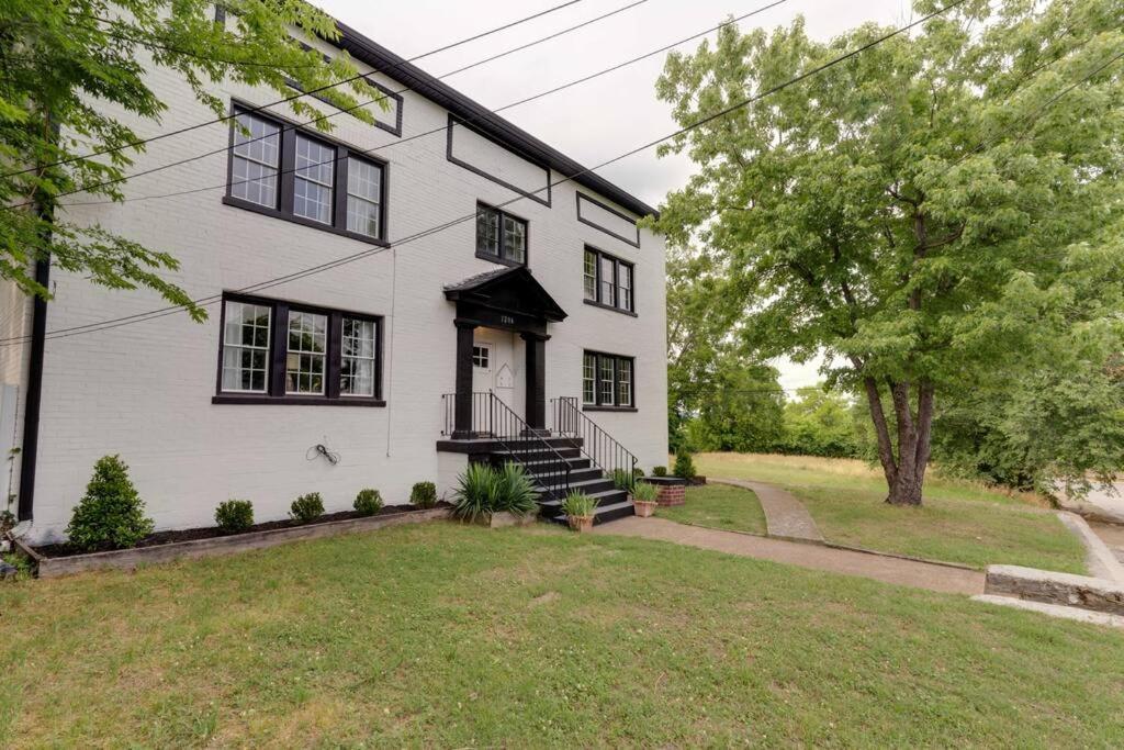 Bohemian Retreat Sleeps 6, Two Miles From Broadway! Nashville