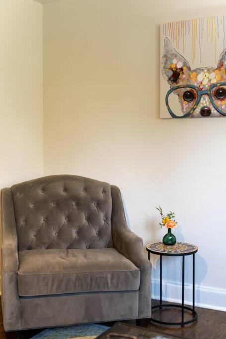 Bohemian Retreat Sleeps 6, Two Miles From Broadway! Apartment
