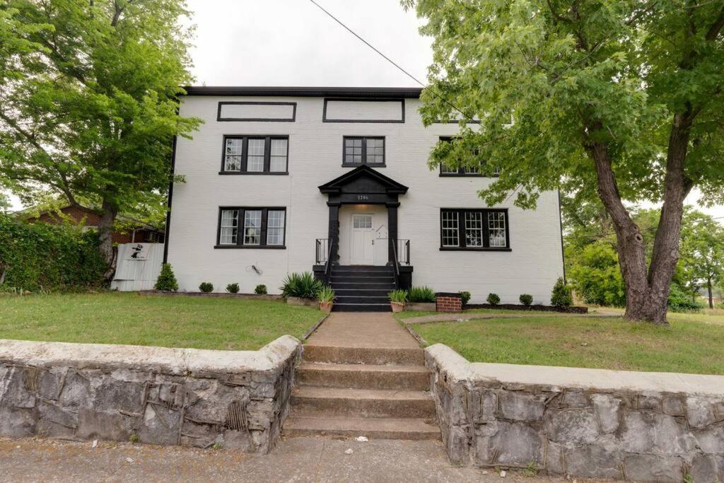 Bohemian Retreat Sleeps 6, Two Miles From Broadway! *